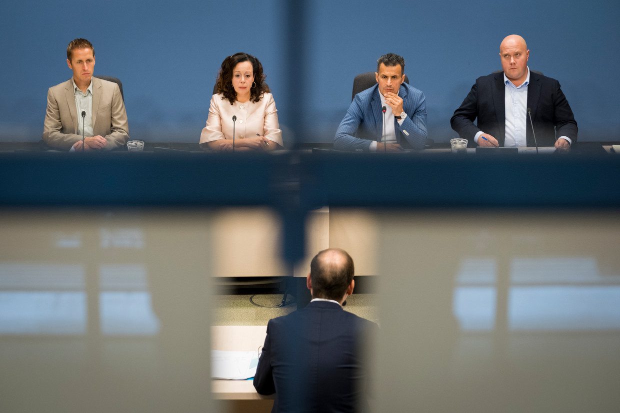 Former Minister Ludwik Ascher appears before the Parliamentary Inquiry Committee on Monday.  Image by David Van Dam/De Volkskrant