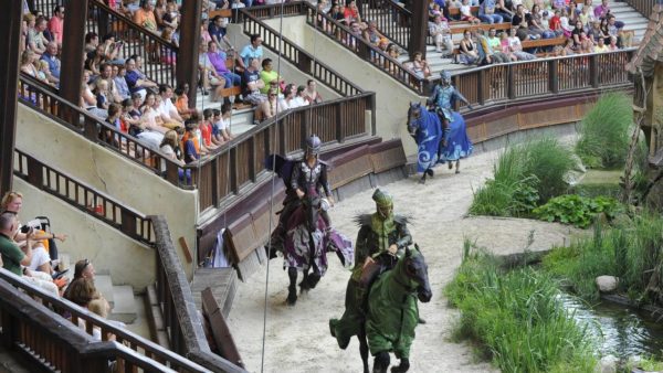 The Efteling Raveleijn show was stopped again, and the actor fell from the horse