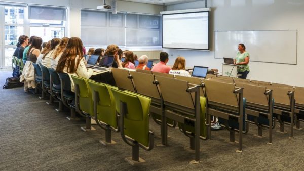 Total student debt rises to more than €28 billion