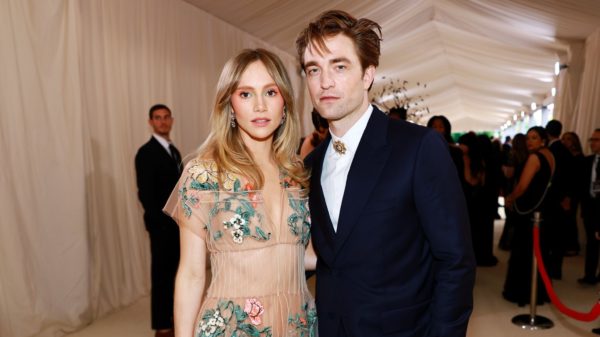 Suki Waterhouse was single for six months before her relationship with Robert Pattinson