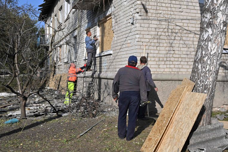 Two dead in the Russian bombing of Cherson • Zelensky will still join the European summit in Granada