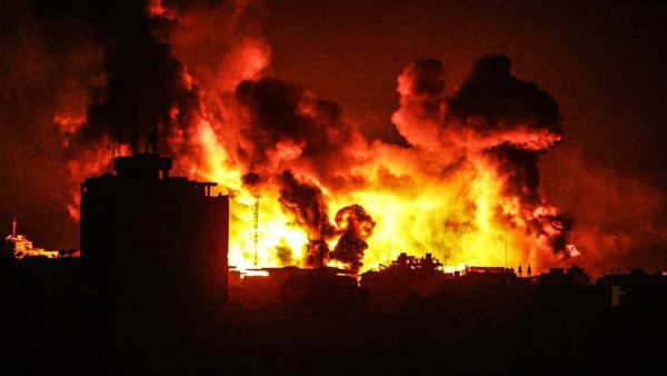 Fighting intensifies in the Gaza Strip with bombings and ground attacks  outside