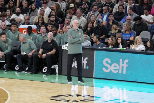 Gregg Popovich grabs arena microphone, pleads with Spurs fans to stop booing Kawhi Leonard mid-game