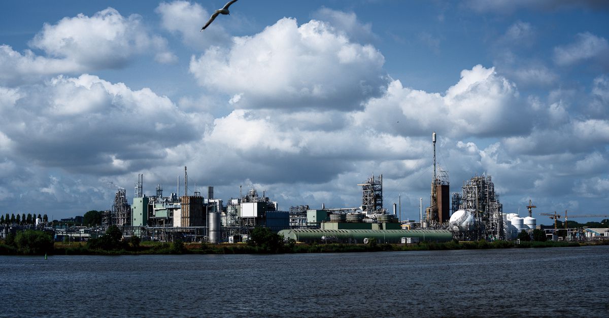 The Chemours shipped heavily polluted sewage from Tartrecht to the United States: 13,000 kilometers back and forth.