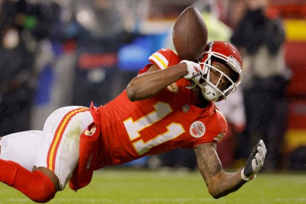 Drops, turnovers and penalties: Inside the Chiefs’ offensive collapse against the Eagles