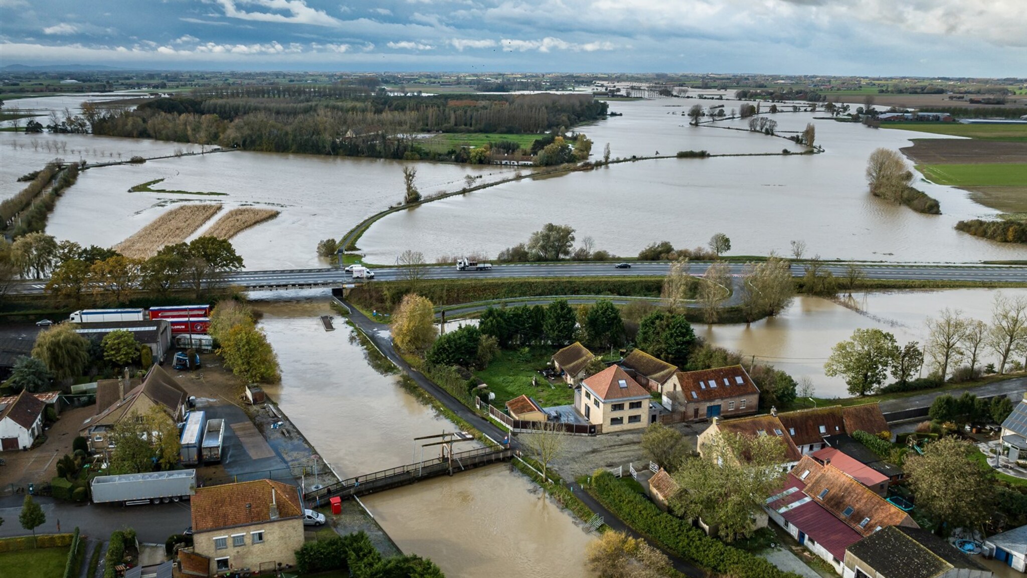 It keeps raining: free sandbags for Belgian residents