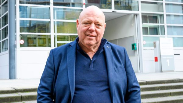 Peter Gillies on postponing Nicole Cremers’ book: ‘I’m busy with my own life’ |  Backbiting