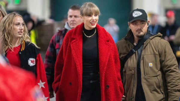 Taylor Swift is in Green Bay to watch Travis Kelce and the Chiefs
