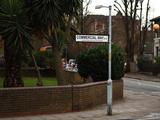 Londense politie zoekt mee naar gestolen stopbord van kunstenaar Banksy