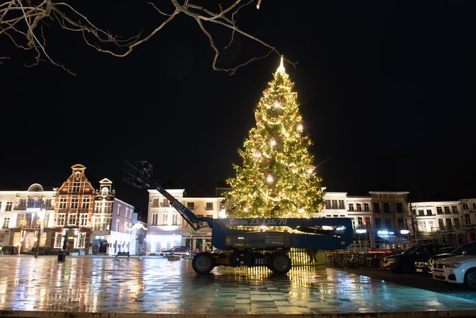 The Christmas tree when it was still up.