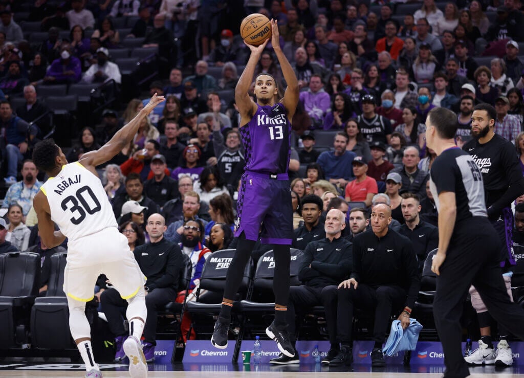 Keegan Murray hit 12 3-pointers, setting several records to lead the Kings past the Jazz