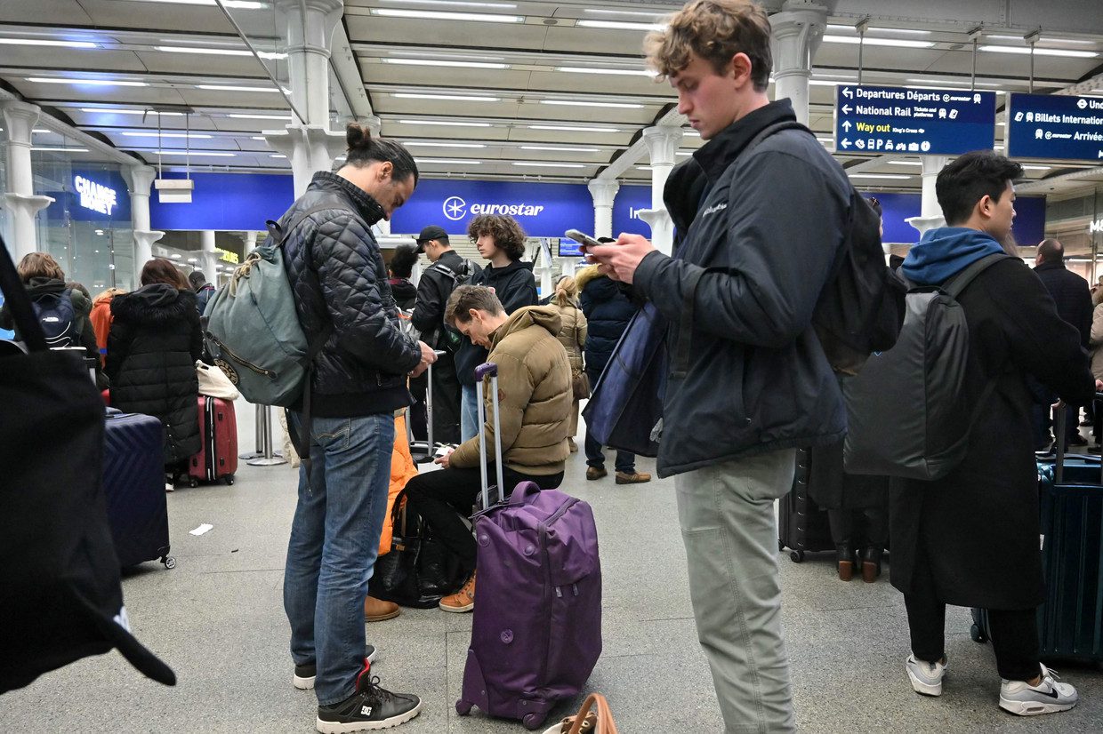 Passengers stranded at St Pancras station in London.  Photo by Agence France-Presse