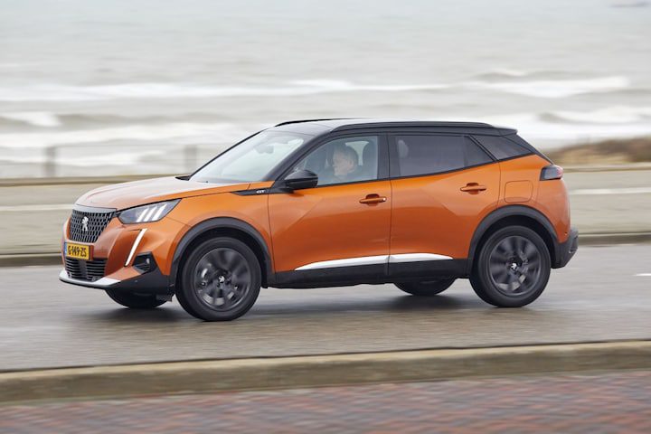 Peugeot 2008 GT 1.2 Pure Tech 155 EAT8