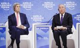 US and Chinese climate ambassadors John Kerry (left) and Xie Zhenhua are old acquaintances.  The two have been meeting for years at international forums like here in Davos in 2022 to formulate climate policy.