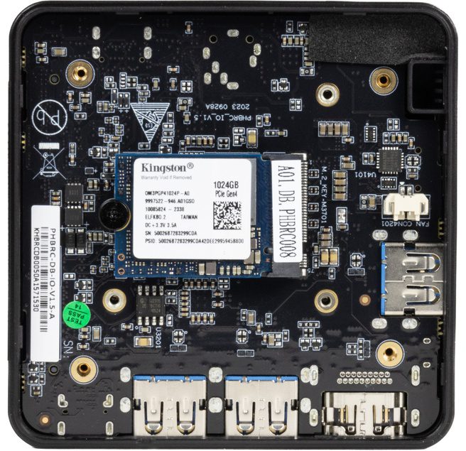 Minisforum Mercury EM780 inside