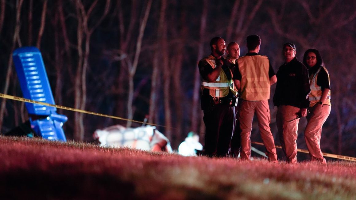 Five people were killed in a small plane crash in the United States Abroad