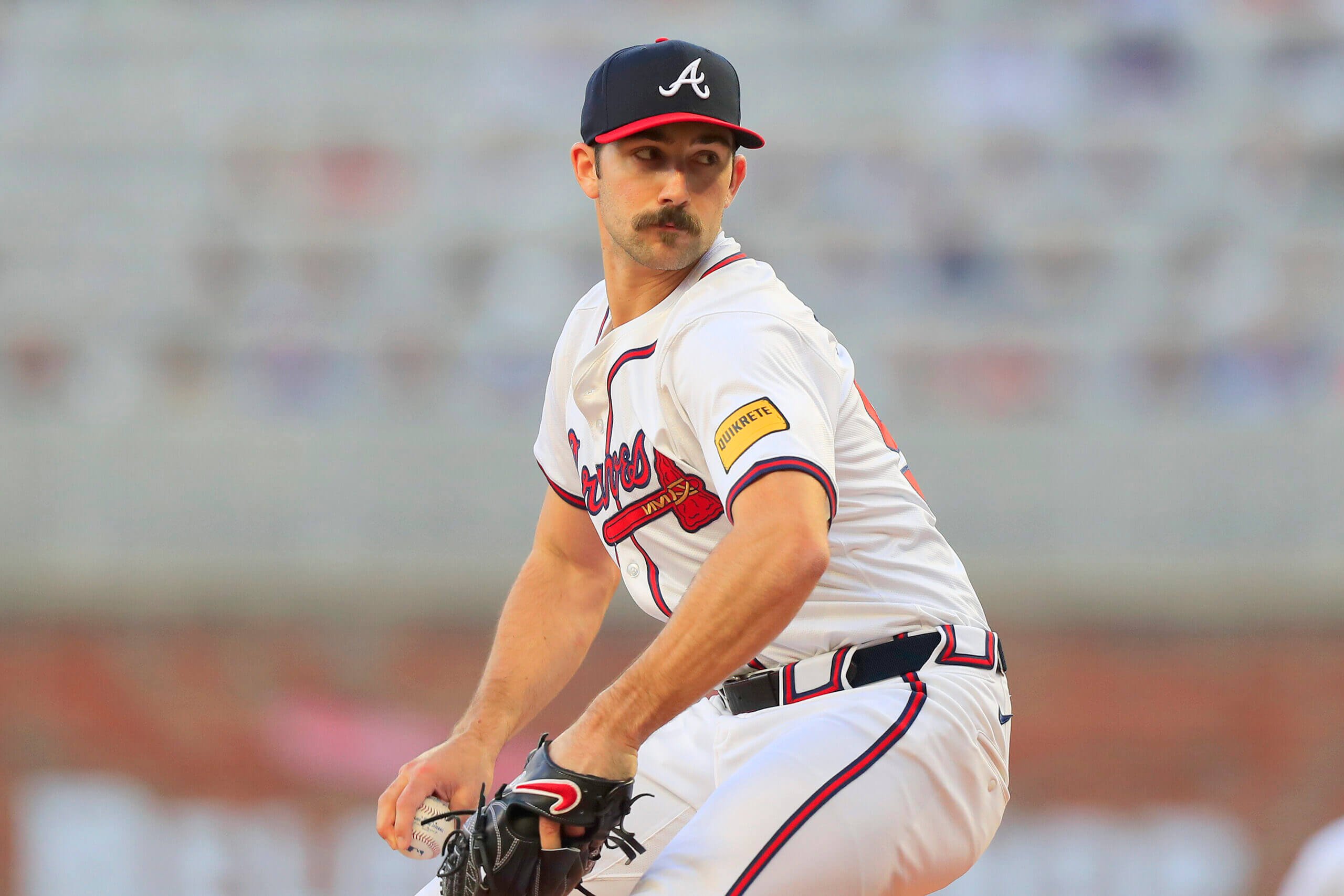 Braves outfielder Spencer Stryder suffers an elbow injury in the MLB and will see a specialist