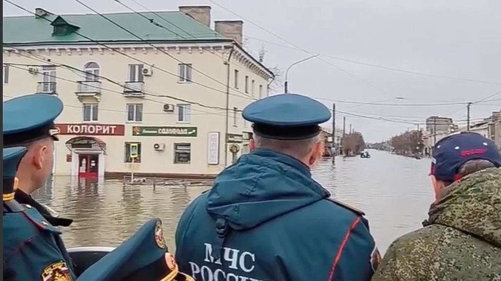 Russians angry with local authorities after floods: “Putin, help us!”