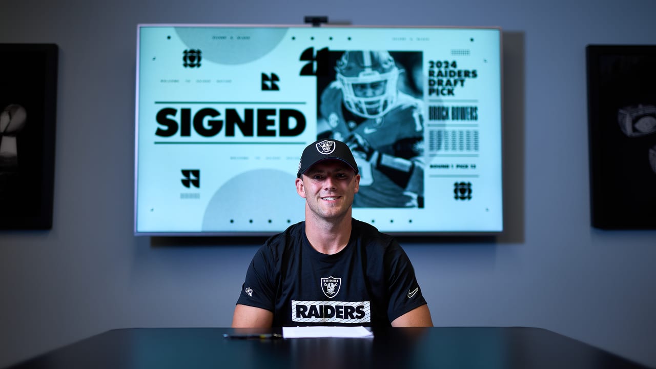 The Raiders have signed first-round pick TE Brock Bowers