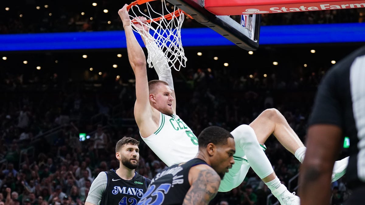 Kristaps Porzingis returns, Game 1 performance is bad news for the Mavericks