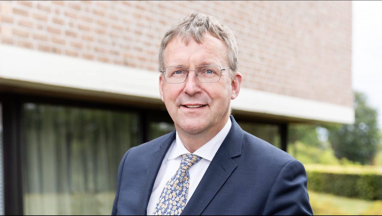 Omroep Flevoland - News - Bart Jaspers Weiger has become the new mayor of Urk