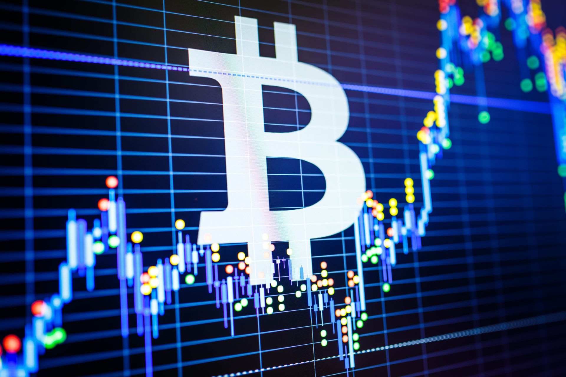 Volatile Night for Bitcoin Price: Hits $70,000 and Now Back to $71,300