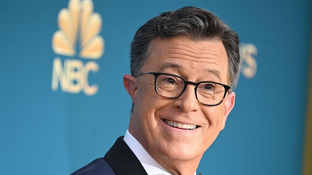 Stephen Colbert adviseert Trump om net als Biden te stoppen als presidentskandidaat