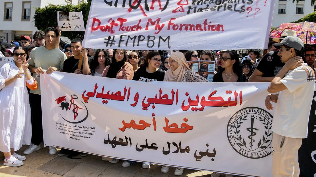 Moroccan medical students chant “Weeks of Rage”