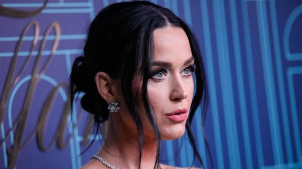 Katy Perry Receives Verbal Permission to Record a Music Video | RTL Street