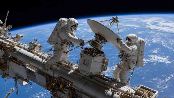 NASA Astronauts Remove Failed ISS Antenna but Delay Replacement